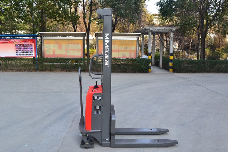 湖南榮洲機械設(shè)備有限公司,移動式升降平臺價格,湖南升降貨梯,塑料托盤批發(fā),固定式升降平臺,曲臂式升降平臺,汽車尾板,全電動叉車 湖南榮洲機械設(shè)備有限公司,移動式升降平臺價格,湖南升降貨梯,塑料托盤批發(fā),固定式升降平臺,曲臂式升降平臺,汽車尾板,全電動叉車